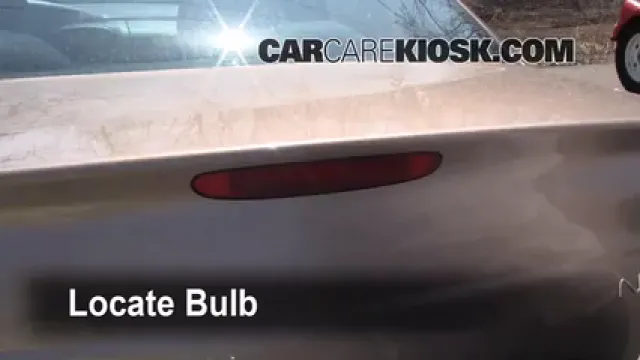 2001 Dodge Neon 2.0L 4 Cyl. Éclairage Feu de freinage central (remplacer l'ampoule)